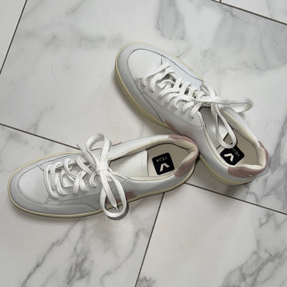 Veja White and Pink Casual Sneakers
